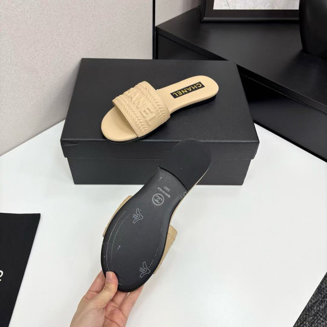 CHANE1 高品質シープスキンレタースリッパ【50％割引+送料無料】