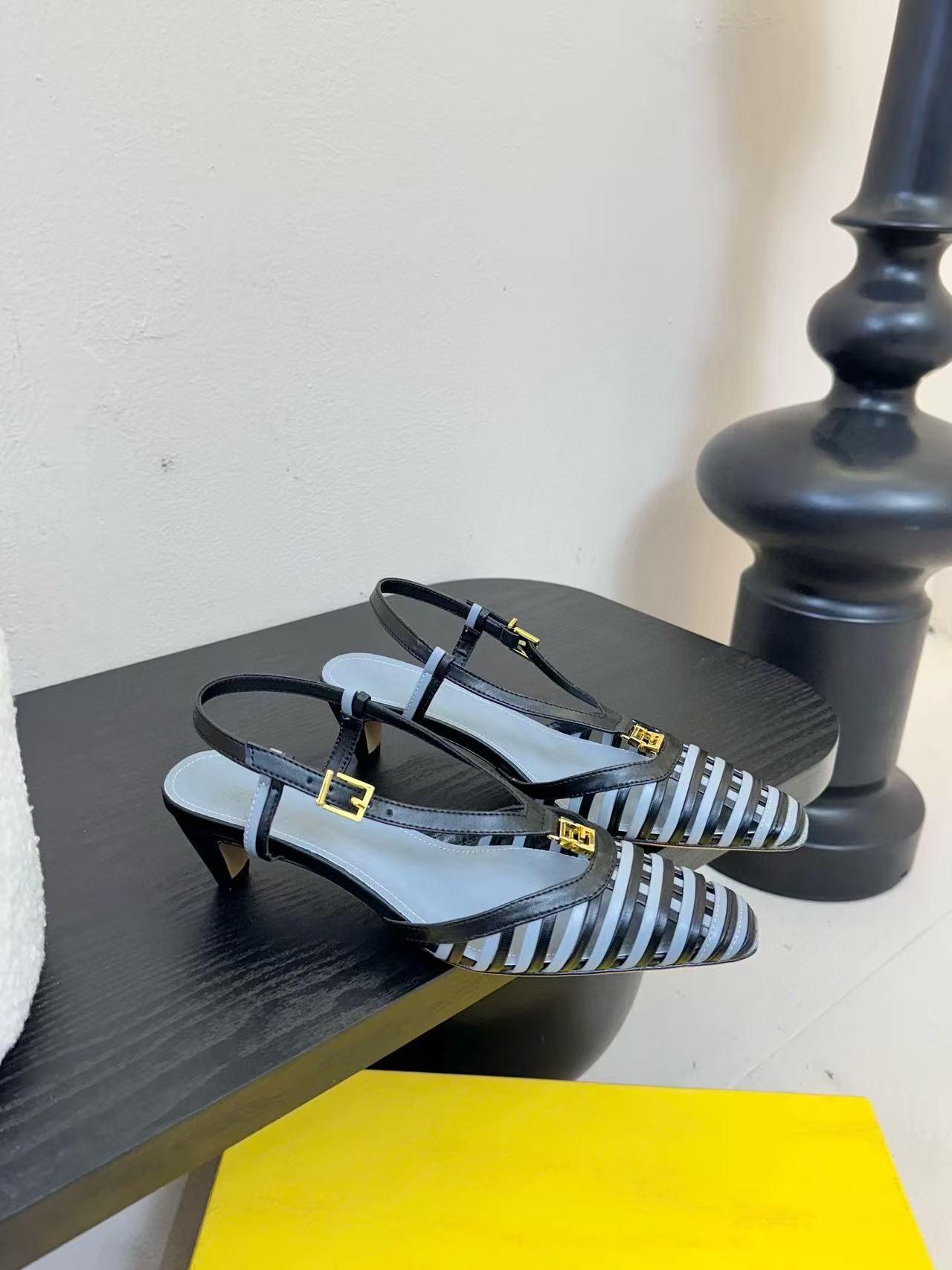 FEND1 高品質レザーサンダル【50％割引+送料無料】