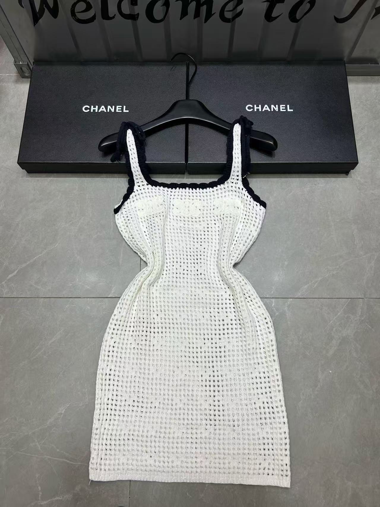 CEL1NE 凱旋門ハンドフック中空ベストドレス【 50％割引+送料無料】