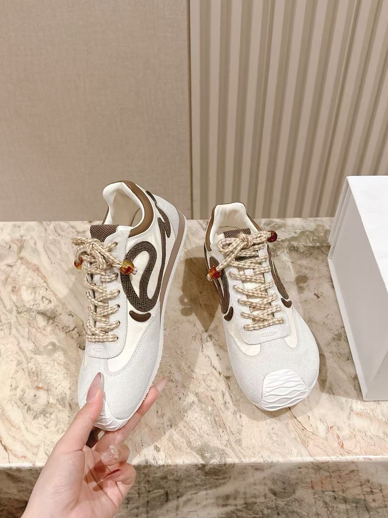 L0WEWの高品質カジュアルシューズ【50％割引+送料無料】