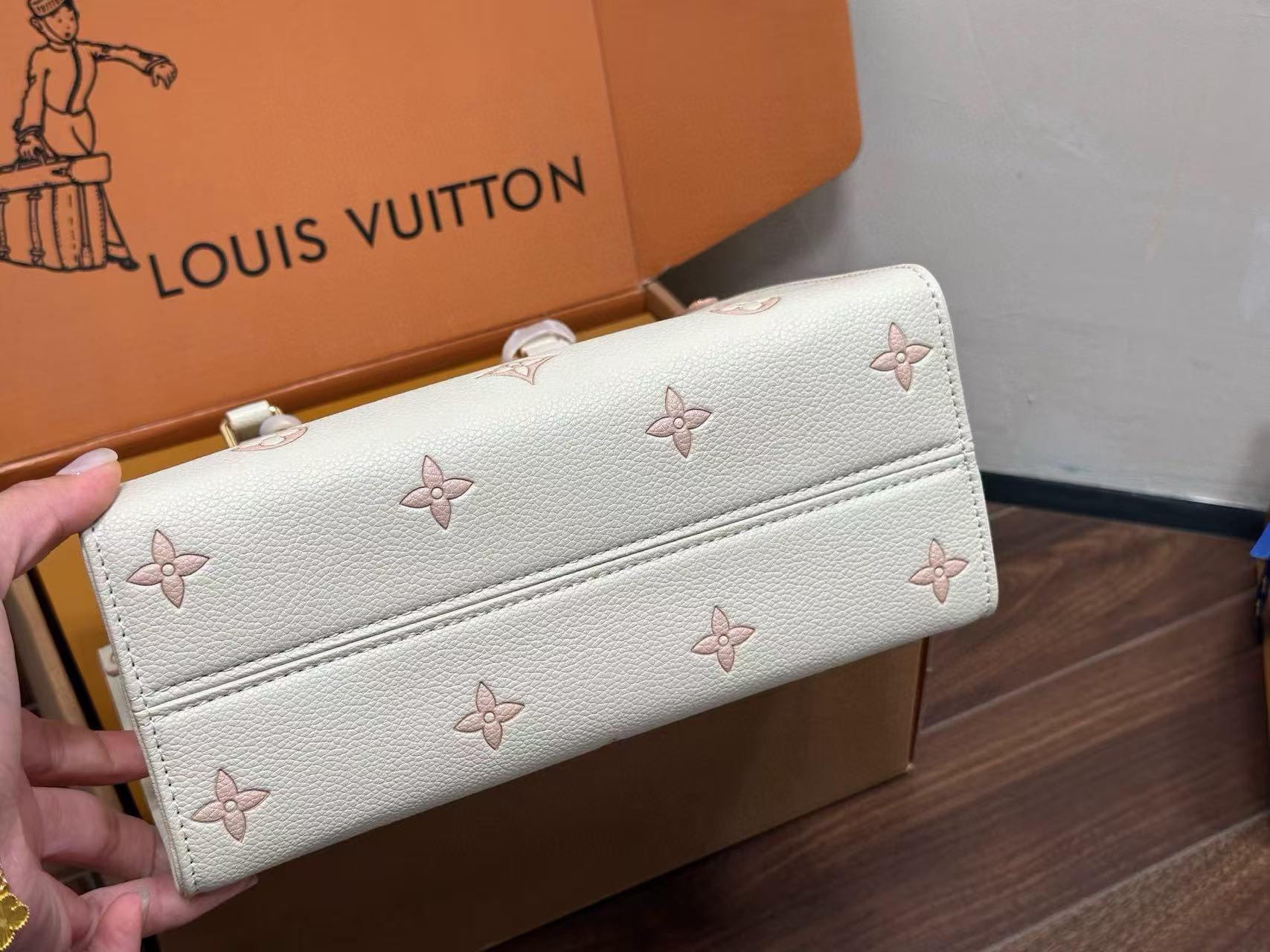 LVクリームホワイトジャングルショッピングバッグ【 50％割引+送料無料】