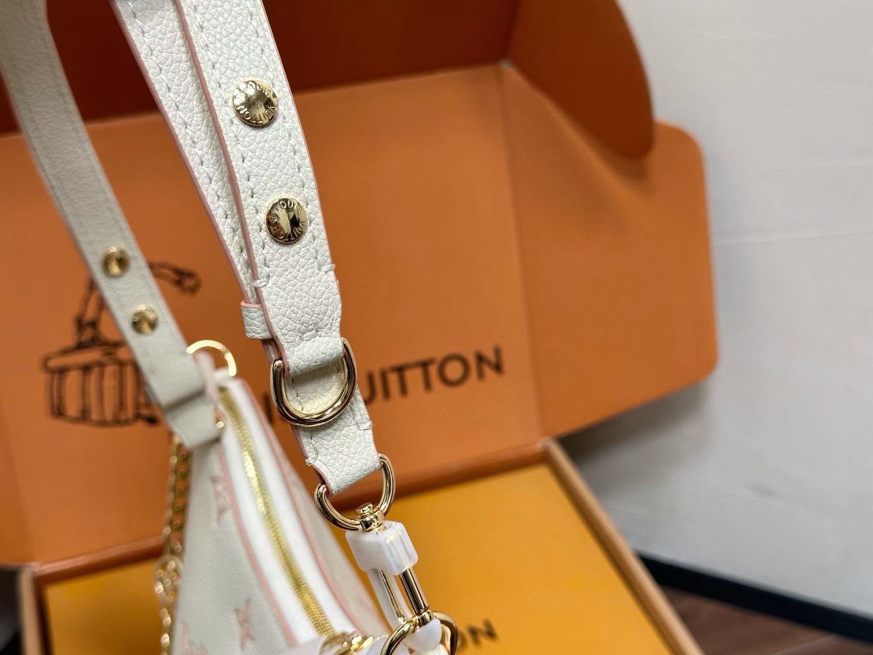 LVホーンチェーンバッグ【 50％割引+送料無料】