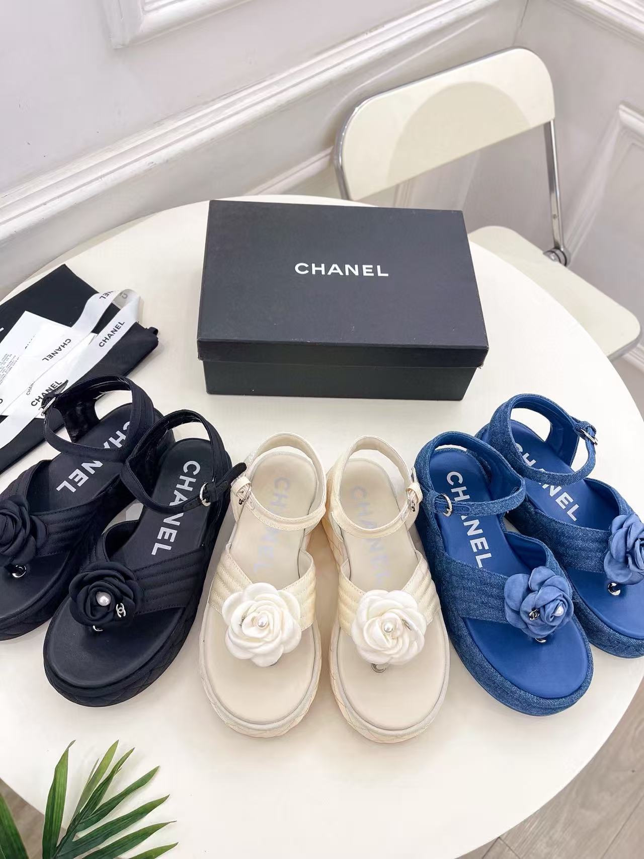 CHANE1 高品質カメリアプラットフォームサンダル【50％割引+送料無料】