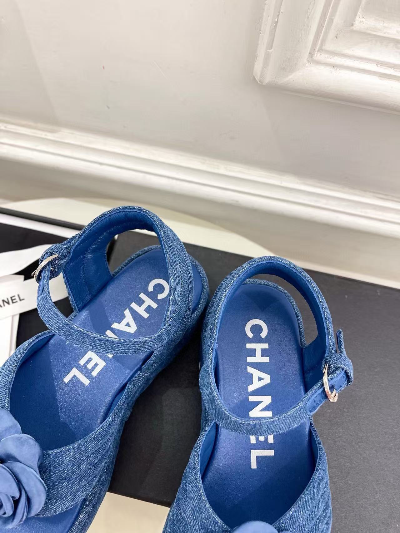 CHANE1 高品質カメリアプラットフォームサンダル【50％割引+送料無料】