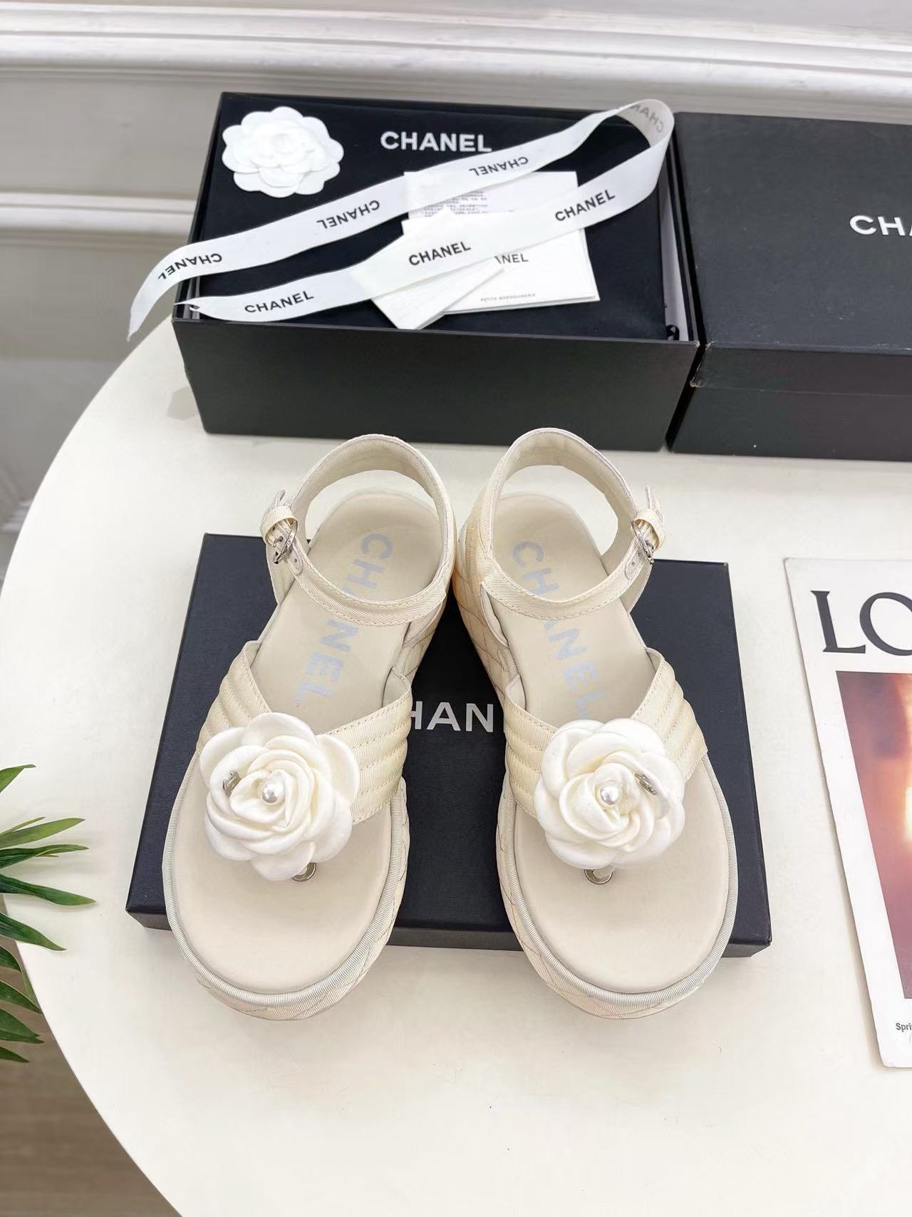 CHANE1 高品質カメリアプラットフォームサンダル【50％割引+送料無料】