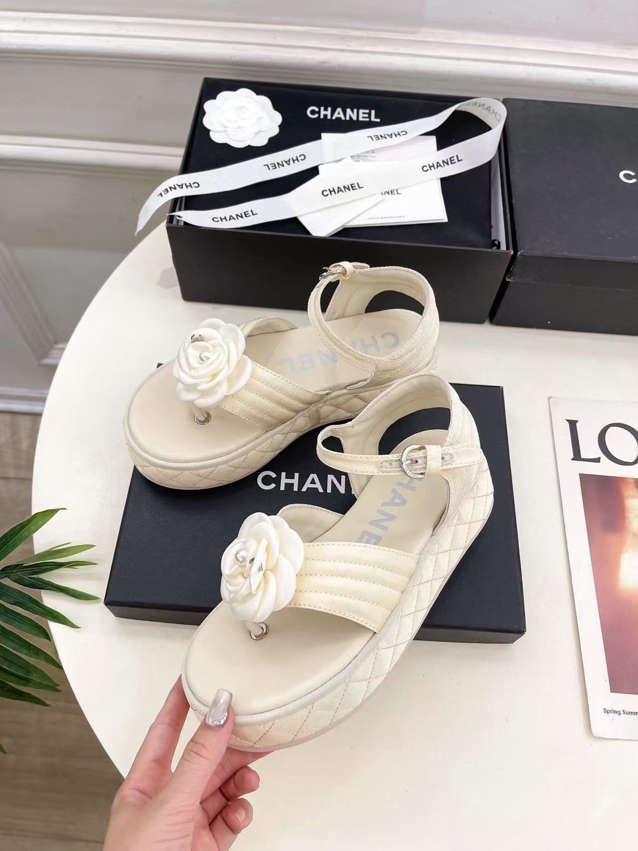 CHANE1 高品質カメリアプラットフォームサンダル【50％割引+送料無料】
