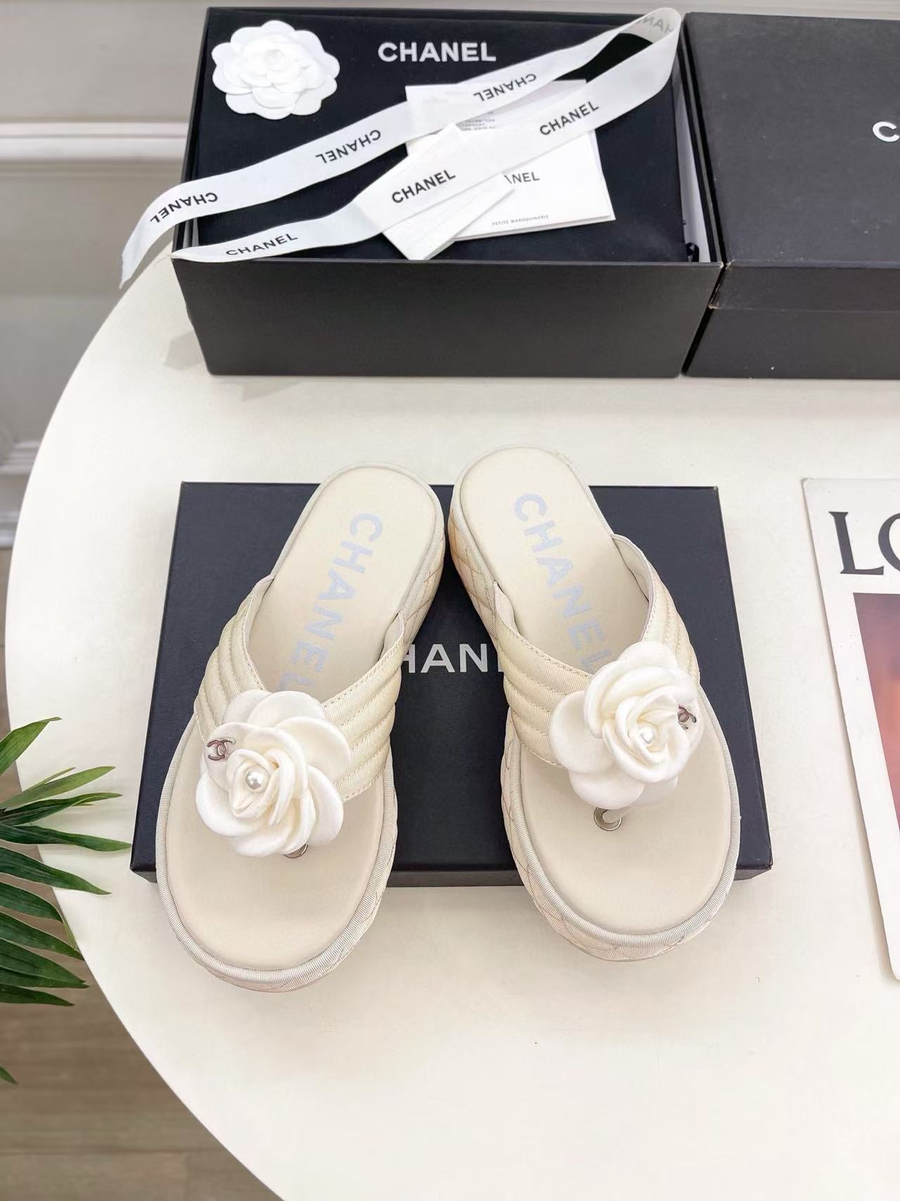 CHANE1 高品質カメリアプラットフォームスリッパ【50％割引+送料無料】