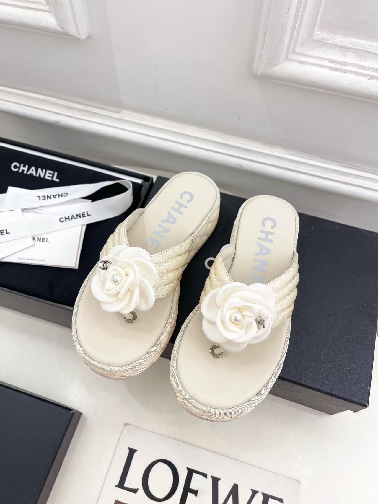 CHANE1 高品質カメリアプラットフォームスリッパ【50％割引+送料無料】