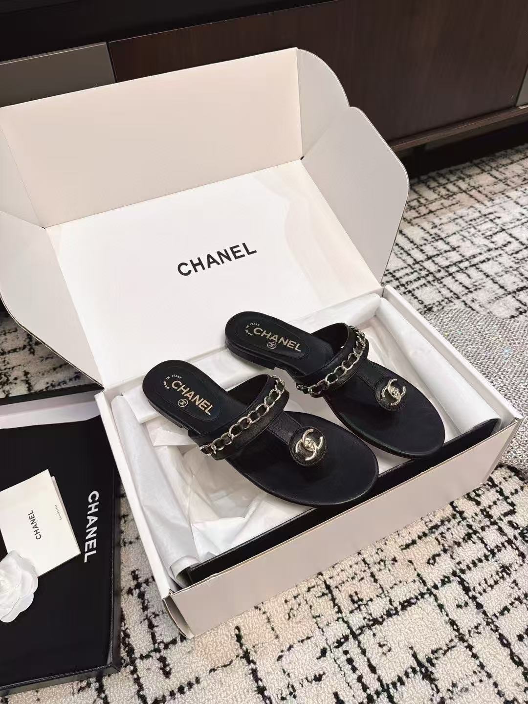 CHANE1 高品質チェーンレザースリッパ【50％割引+送料無料】