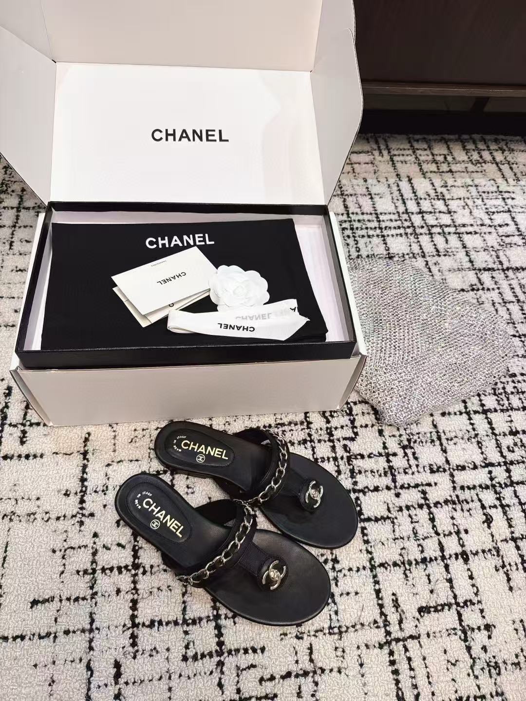 CHANE1 高品質チェーンレザースリッパ【50％割引+送料無料】