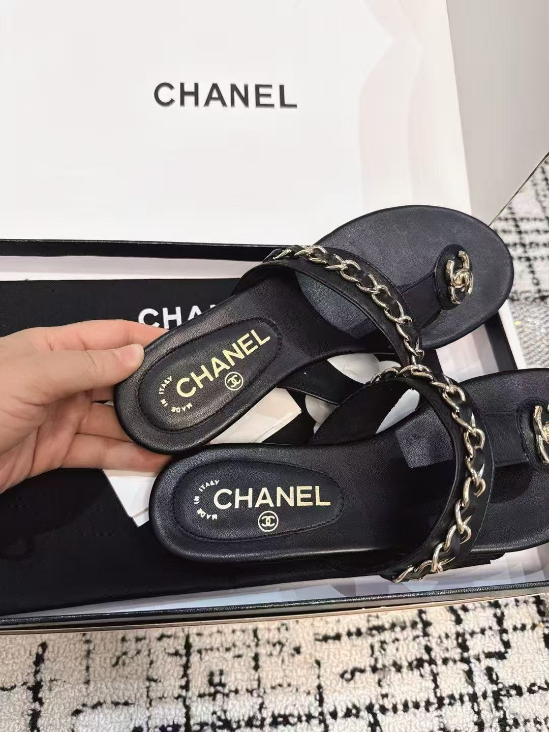 CHANE1 高品質チェーンレザースリッパ【50％割引+送料無料】