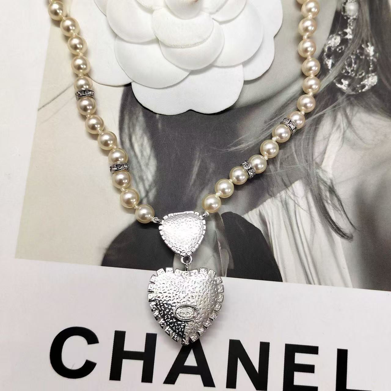 CHANE1 ダブルCハートパールネックレス【 50％割引+送料無料】