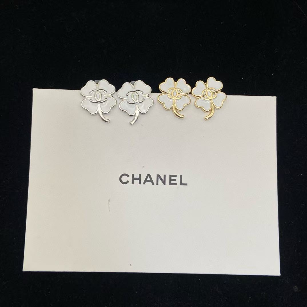 CHANE1 四つ葉のクローバー ダブルC イヤリング【 50％割引+送料無料】