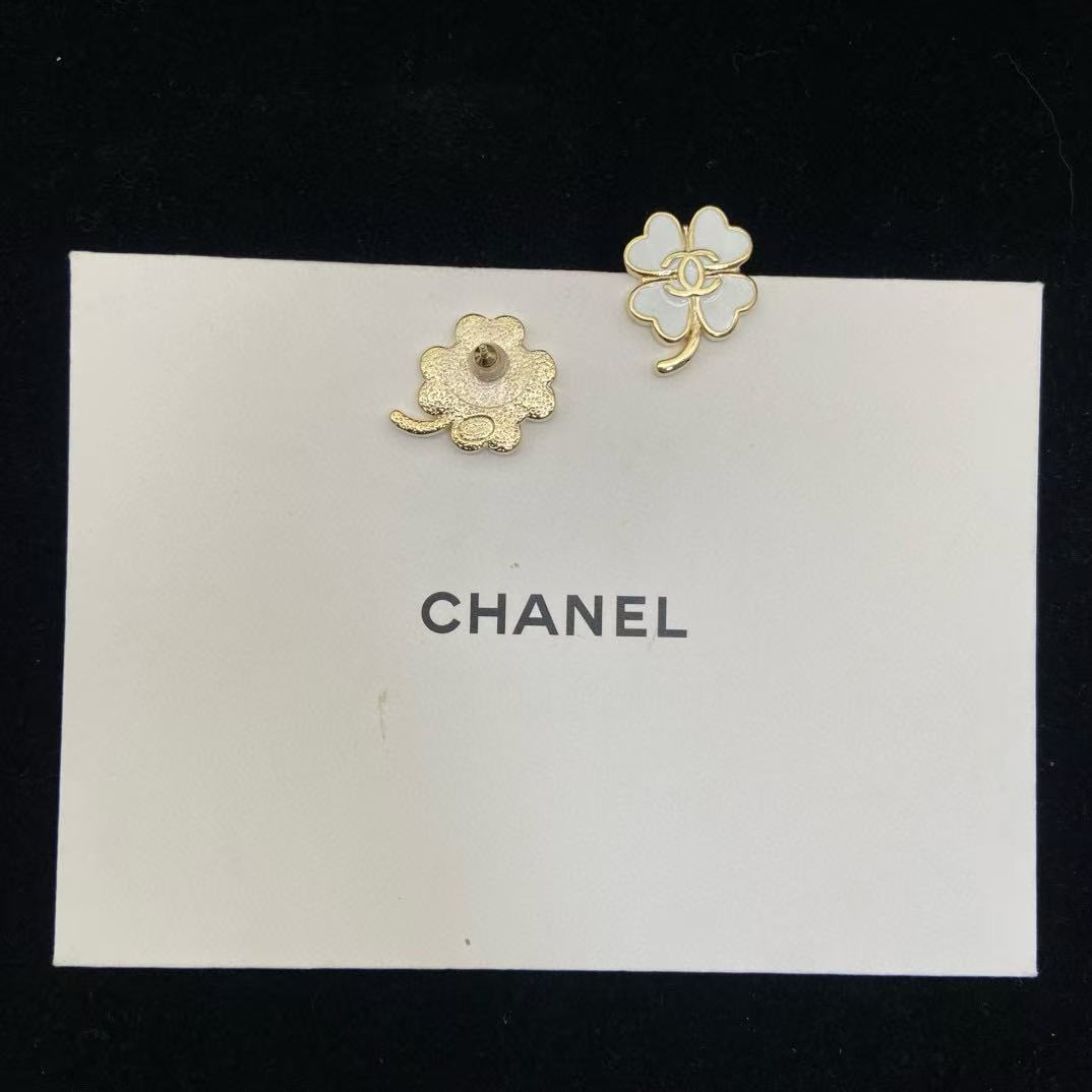 CHANE1 四つ葉のクローバー ダブルC イヤリング【 50％割引+送料無料】
