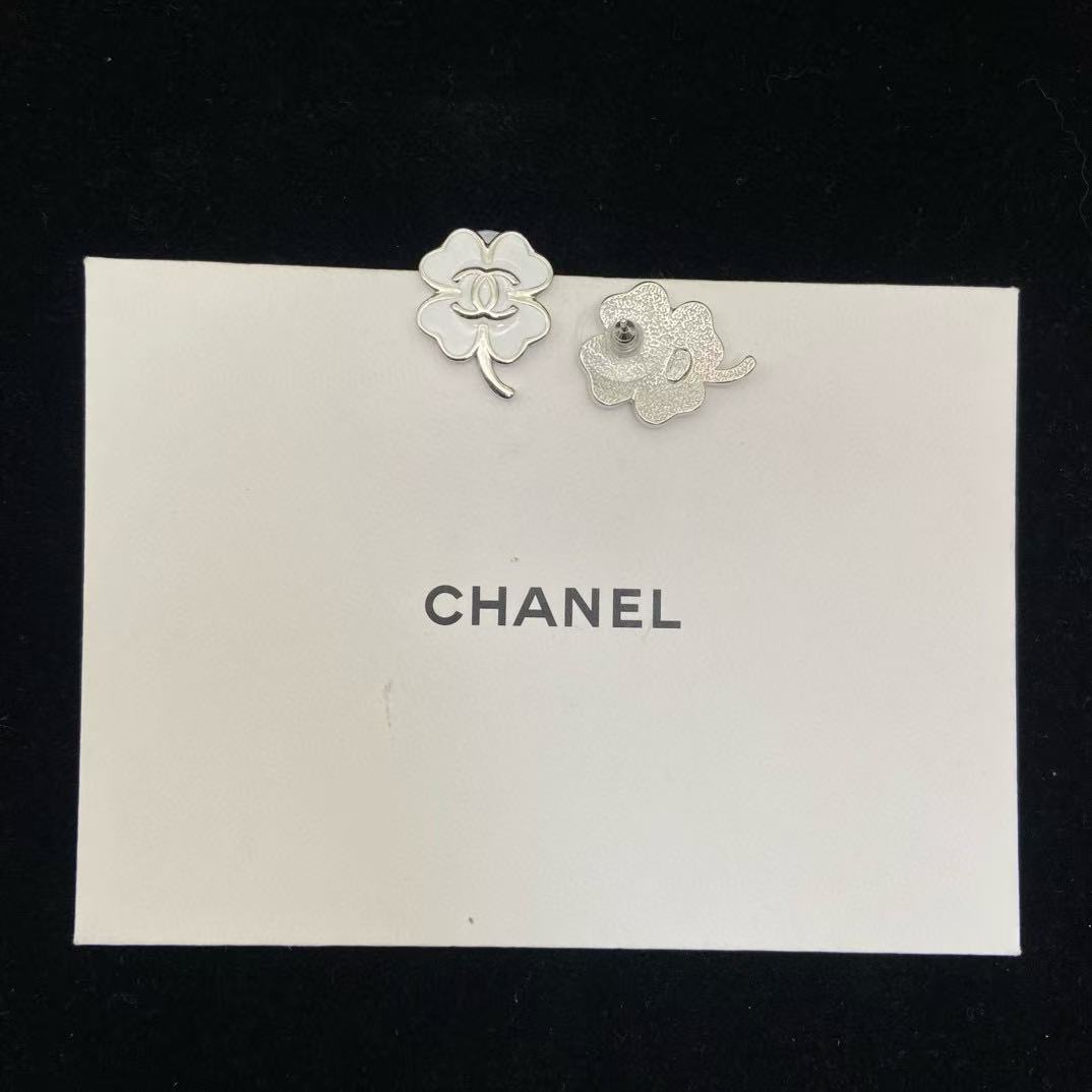 CHANE1 四つ葉のクローバー ダブルC イヤリング【 50％割引+送料無料】