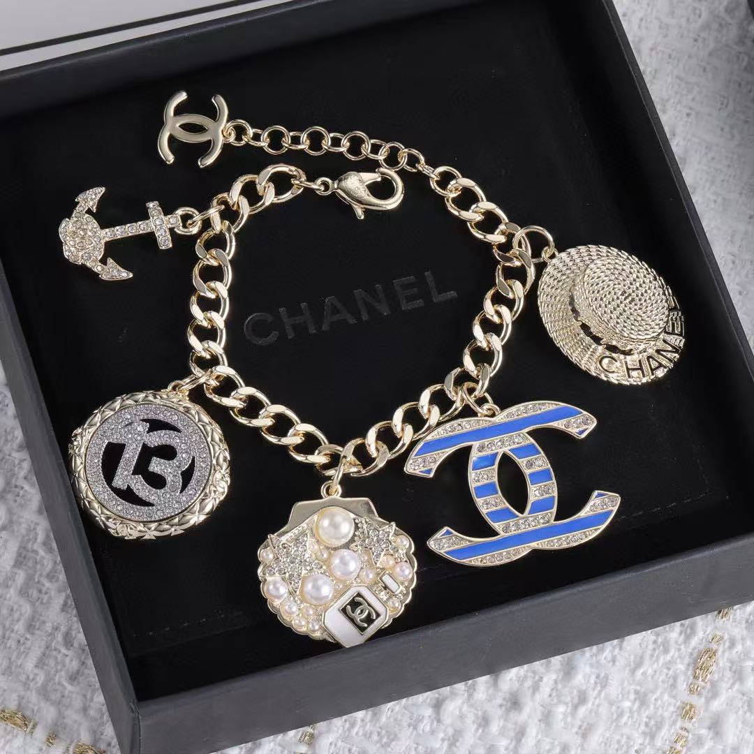 CHANE1 ダブルC パールハットブレスレット【 50％割引+送料無料】