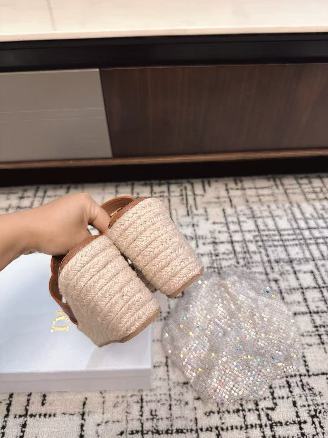 DI0R 高品質牛革編み厚底シューズ【50％割引+送料無料】