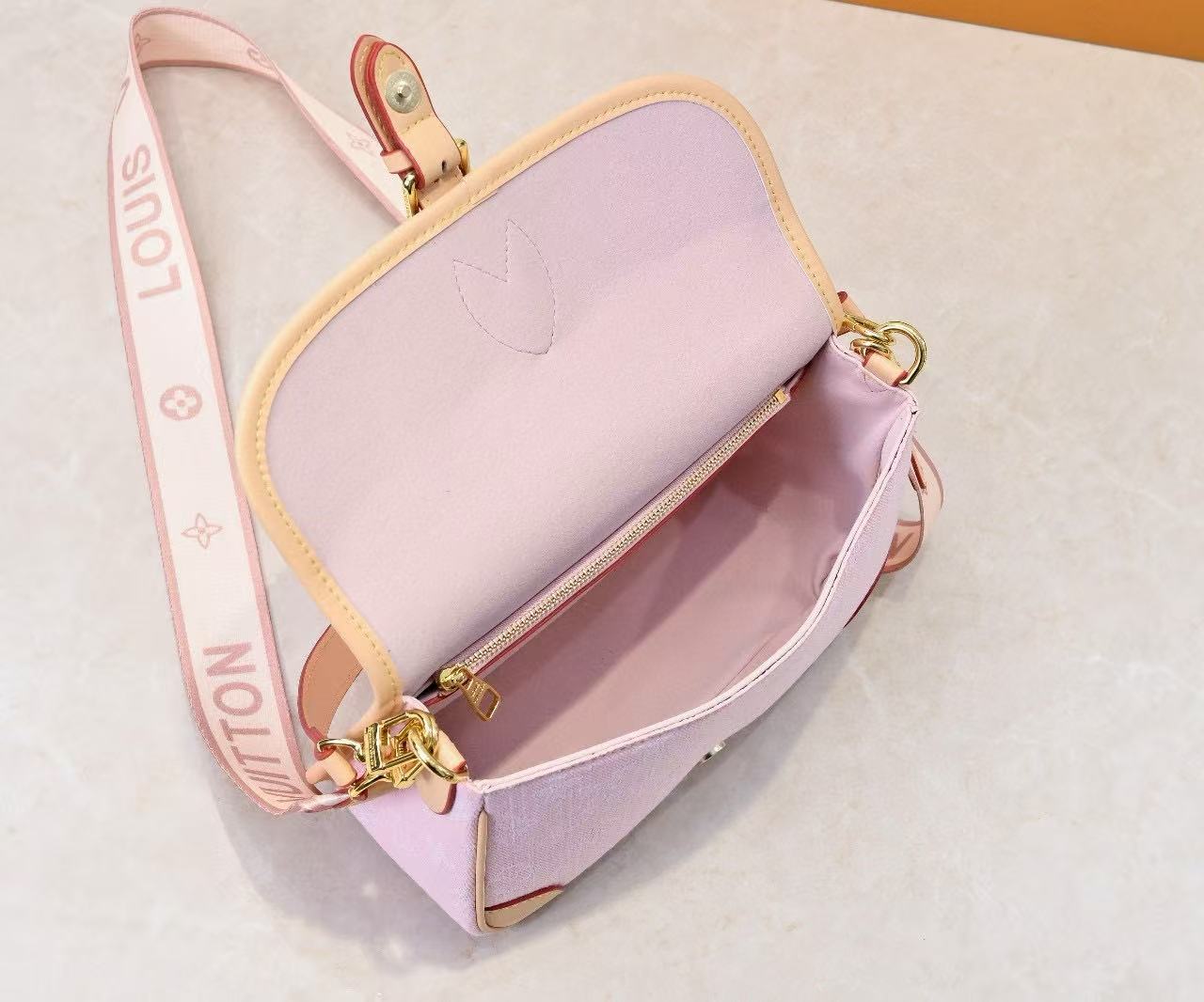LVピンクのバゲットショルダーバッグ【 50％割引+送料無料】