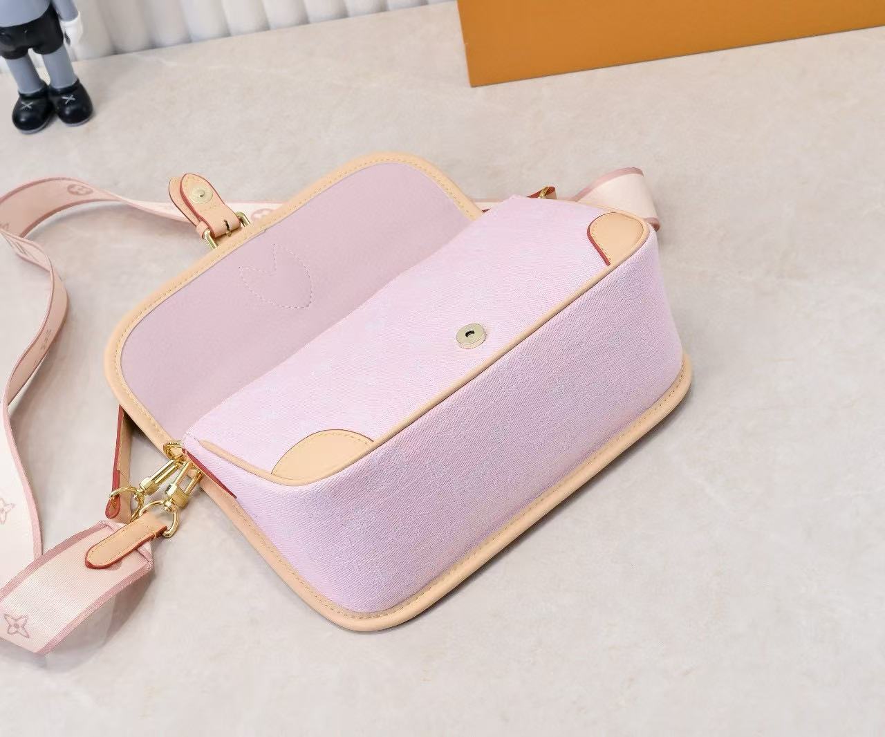 LVピンクのバゲットショルダーバッグ【 50％割引+送料無料】