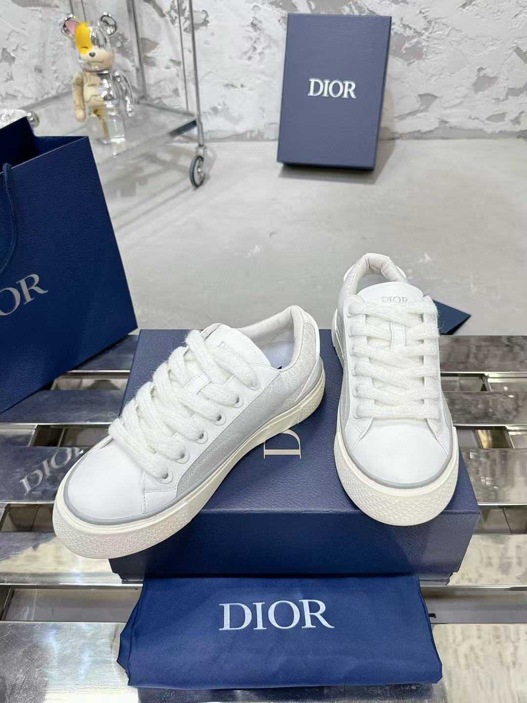 DI0R 高品質フルレザーエンボス加工カジュアルシューズ【50％割引+送料無料】