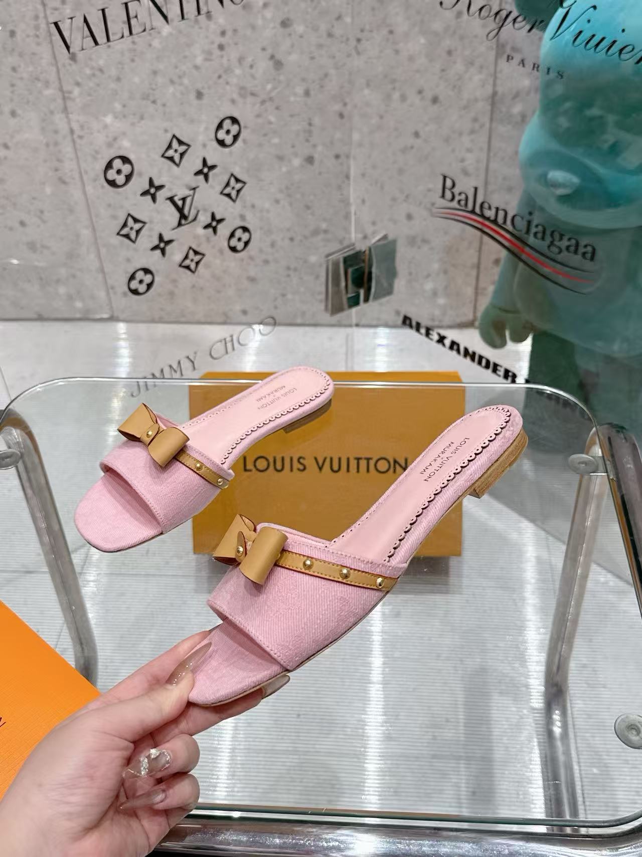 LVの高品質ボウフラットシューズ【50％割引+送料無料】