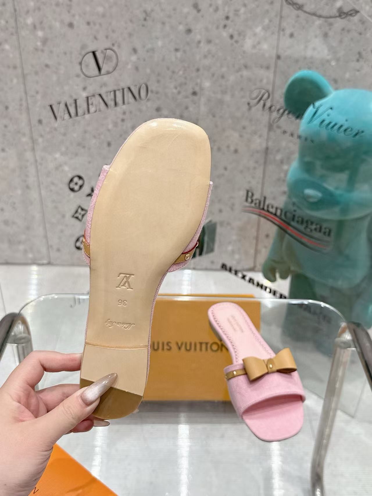 LVの高品質ボウフラットシューズ【50％割引+送料無料】