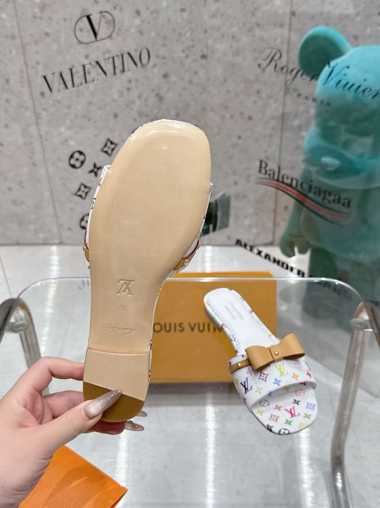 LVの高品質ボウフラットシューズ【50％割引+送料無料】