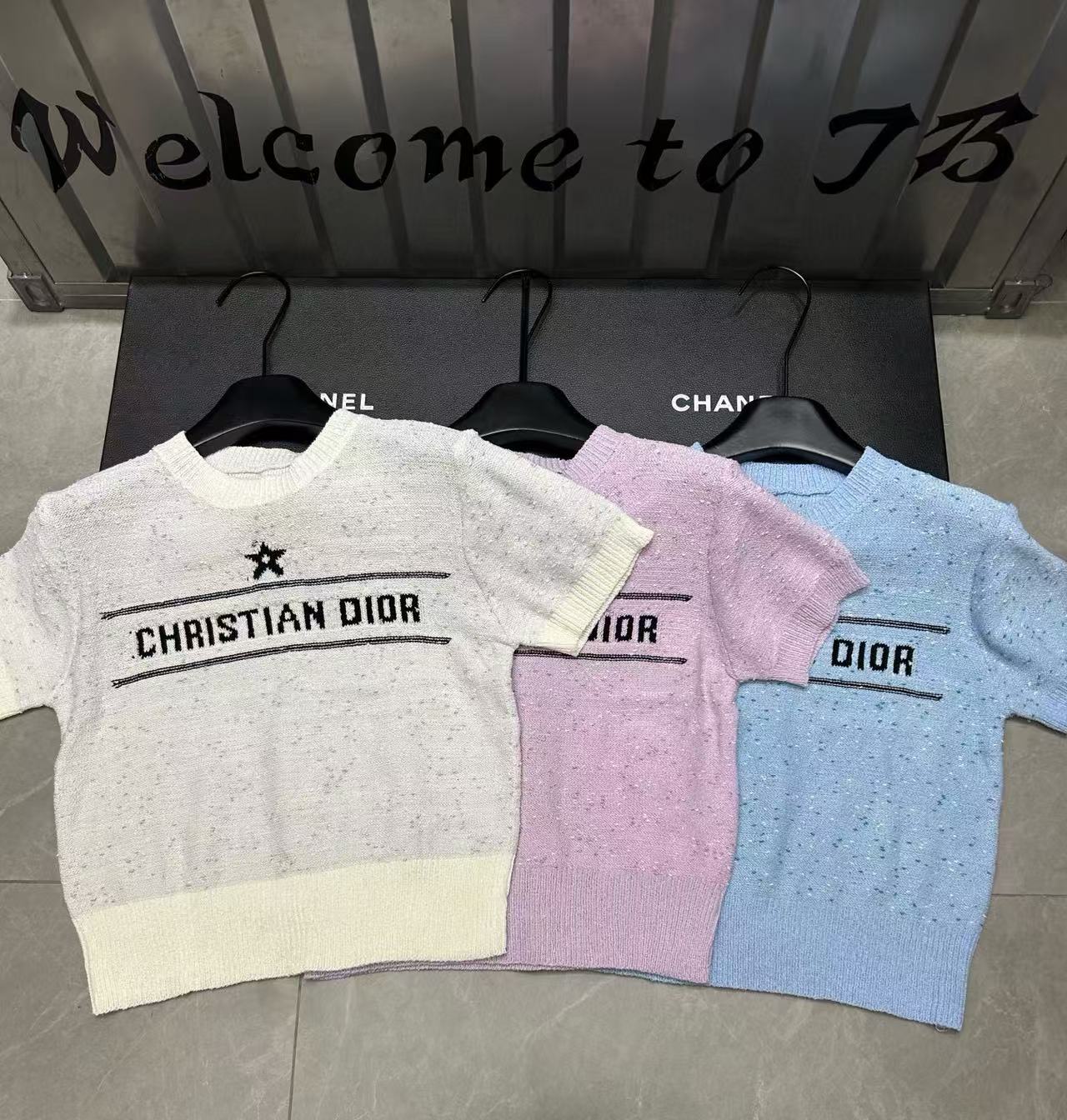 DI0R CDレタリングウールトップ【 50％割引+送料無料】