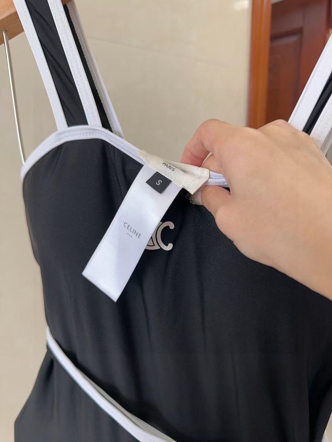 CEL1NEの白黒ワンピース水着【 50％割引+送料無料】