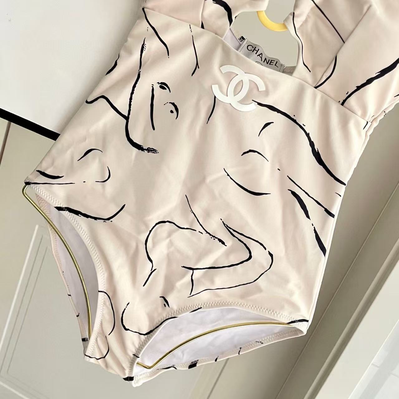 CHANE1 プリントワンピース水着【 50％割引+送料無料】