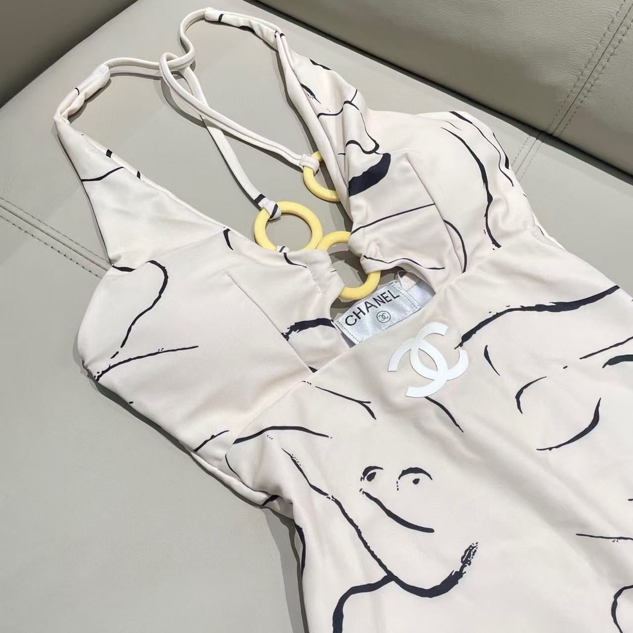 CHANE1 プリントワンピース水着【 50％割引+送料無料】