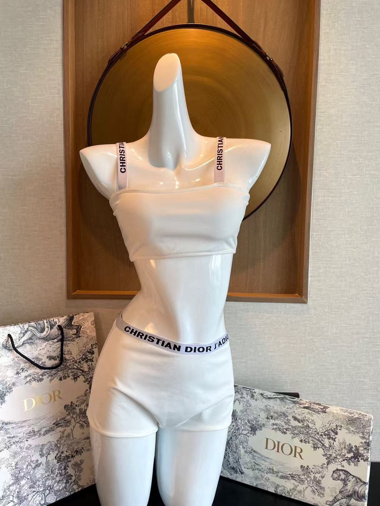 DI0R レタリング ツーピース 水着【 50％割引+送料無料】