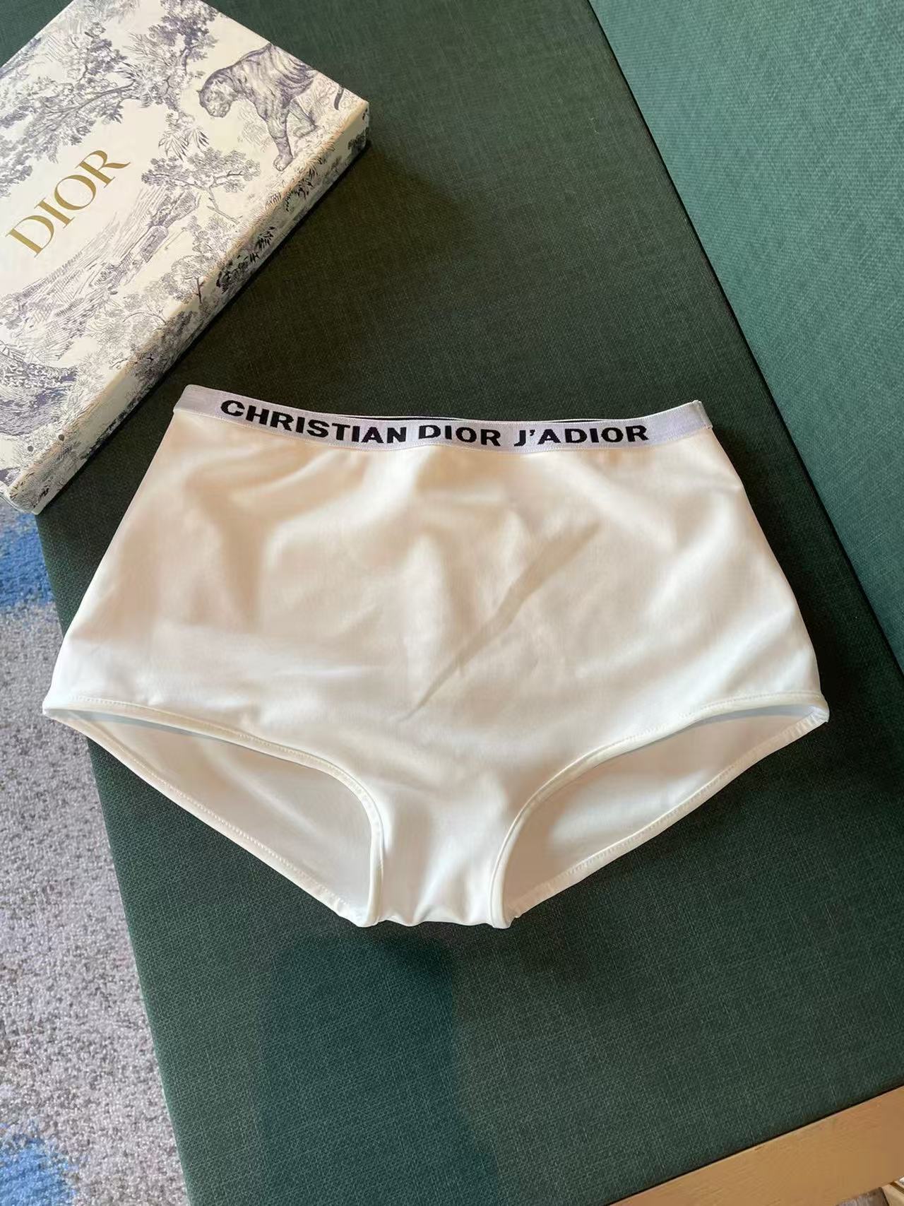 DI0R レタリング ツーピース 水着【 50％割引+送料無料】