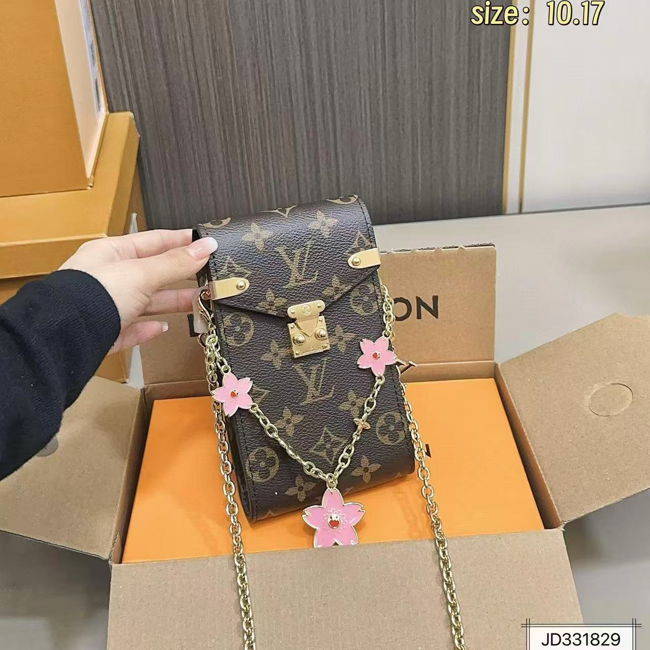 LVチェーン携帯電話バッグ【 50％割引+送料無料】