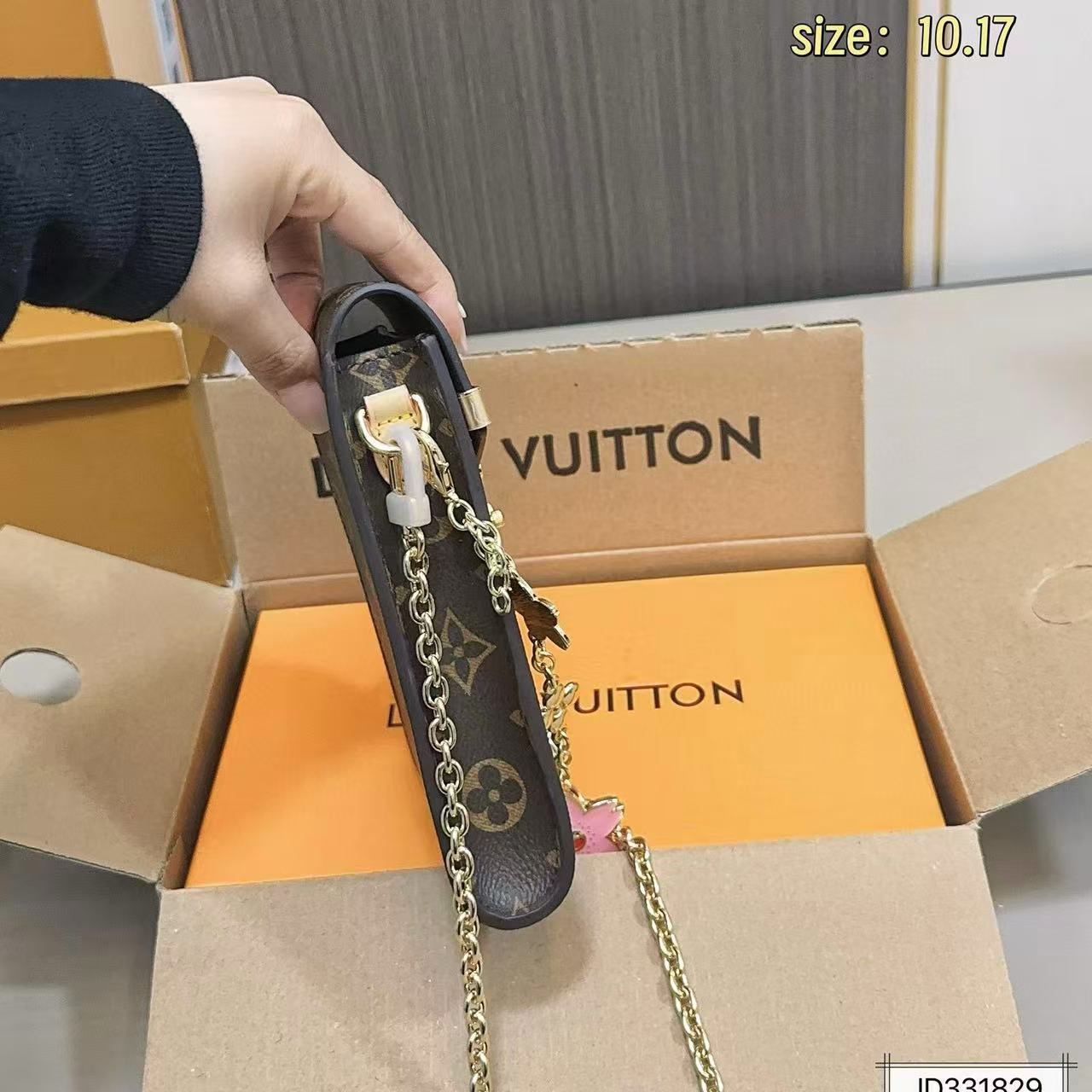 LVチェーン携帯電話バッグ【 50％割引+送料無料】