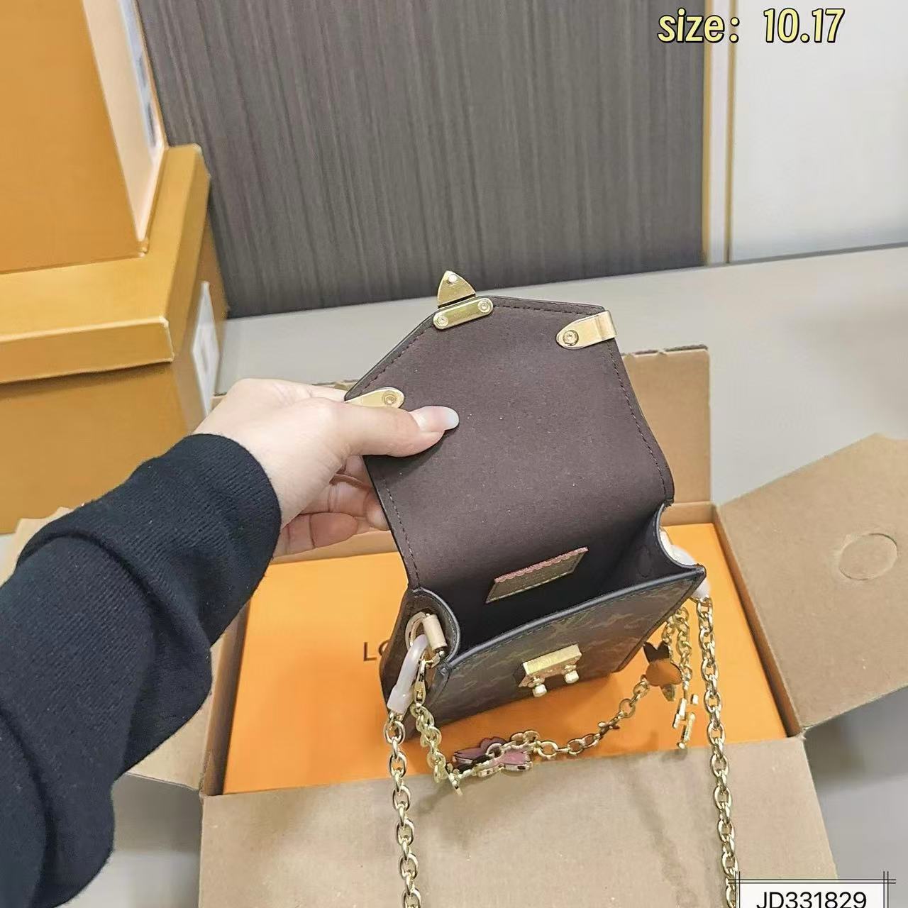 LVチェーン携帯電話バッグ【 50％割引+送料無料】