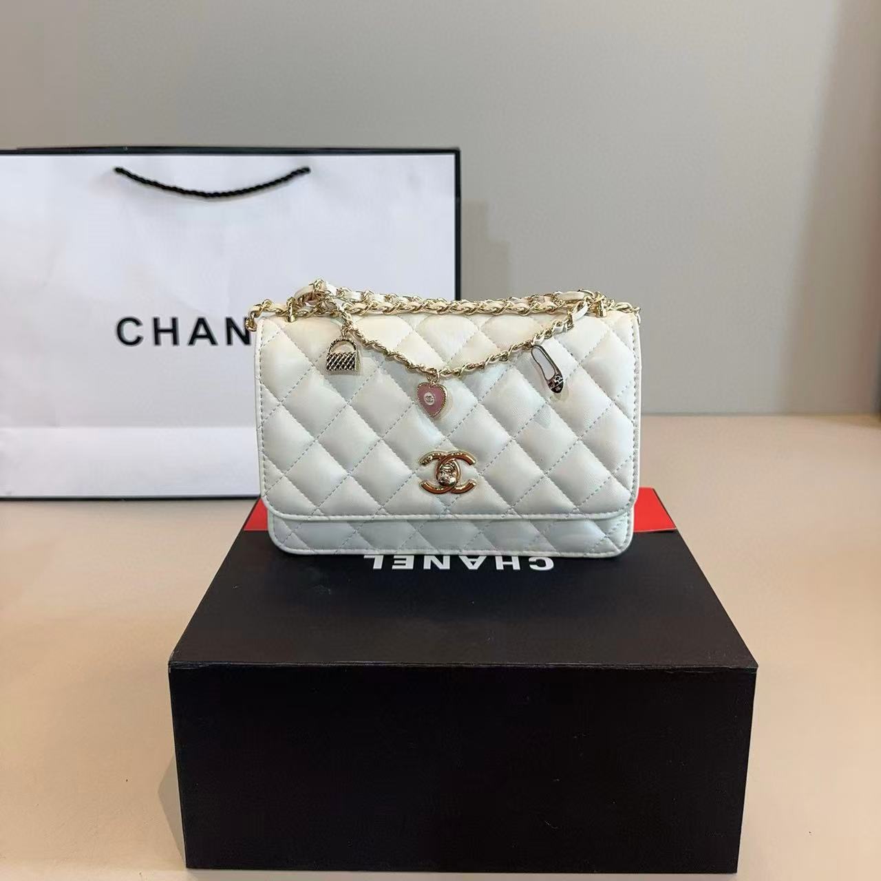 CHANE1 ハートチェーンバッグ【 50％割引+送料無料】