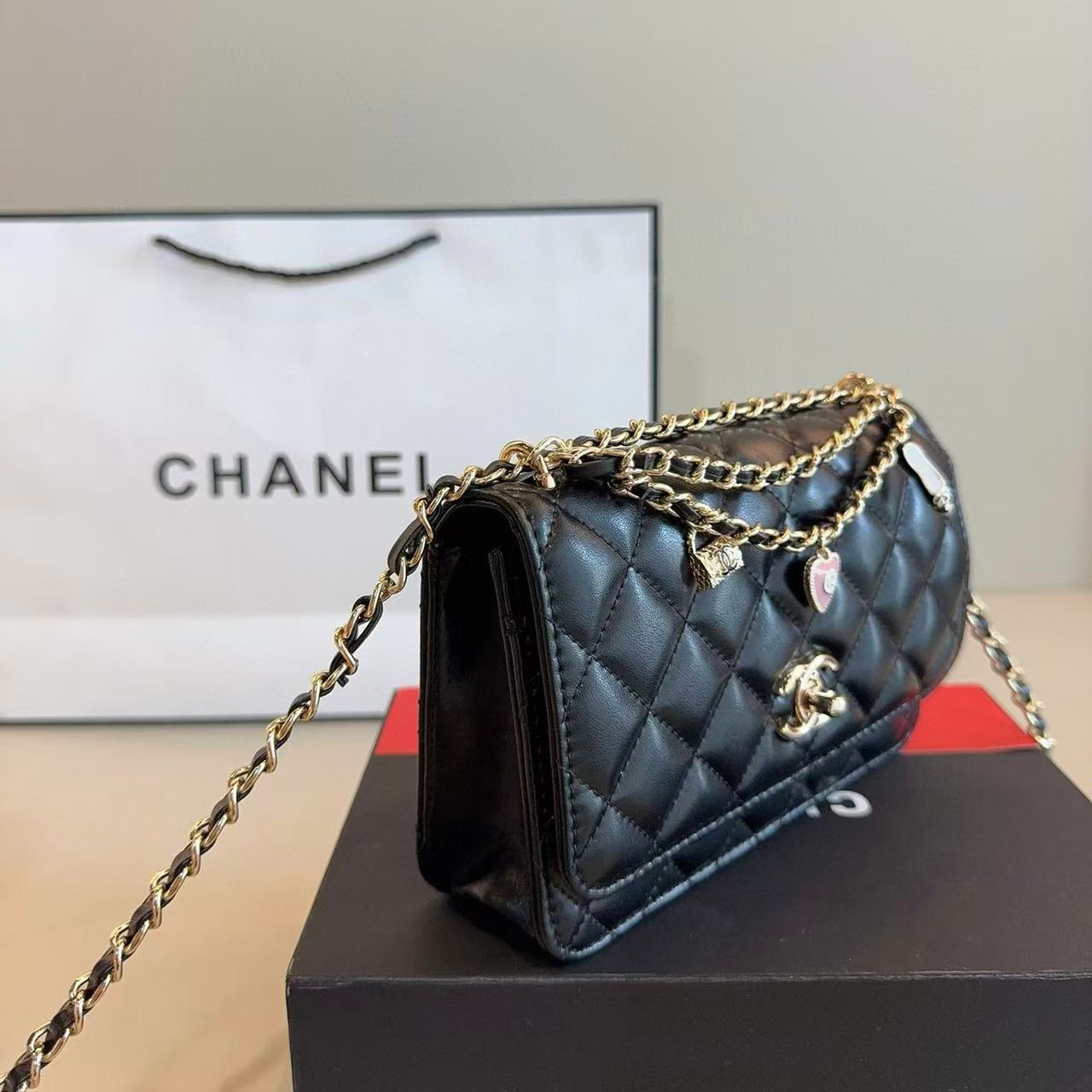 CHANE1 ハートチェーンバッグ【 50％割引+送料無料】