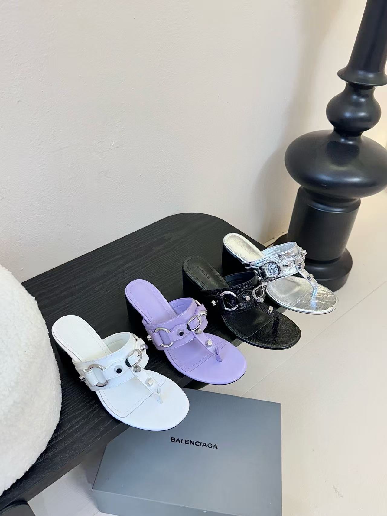 BALENC1AGの高品質ポインテッドハイヒールサンダル【50％割引+送料無料】