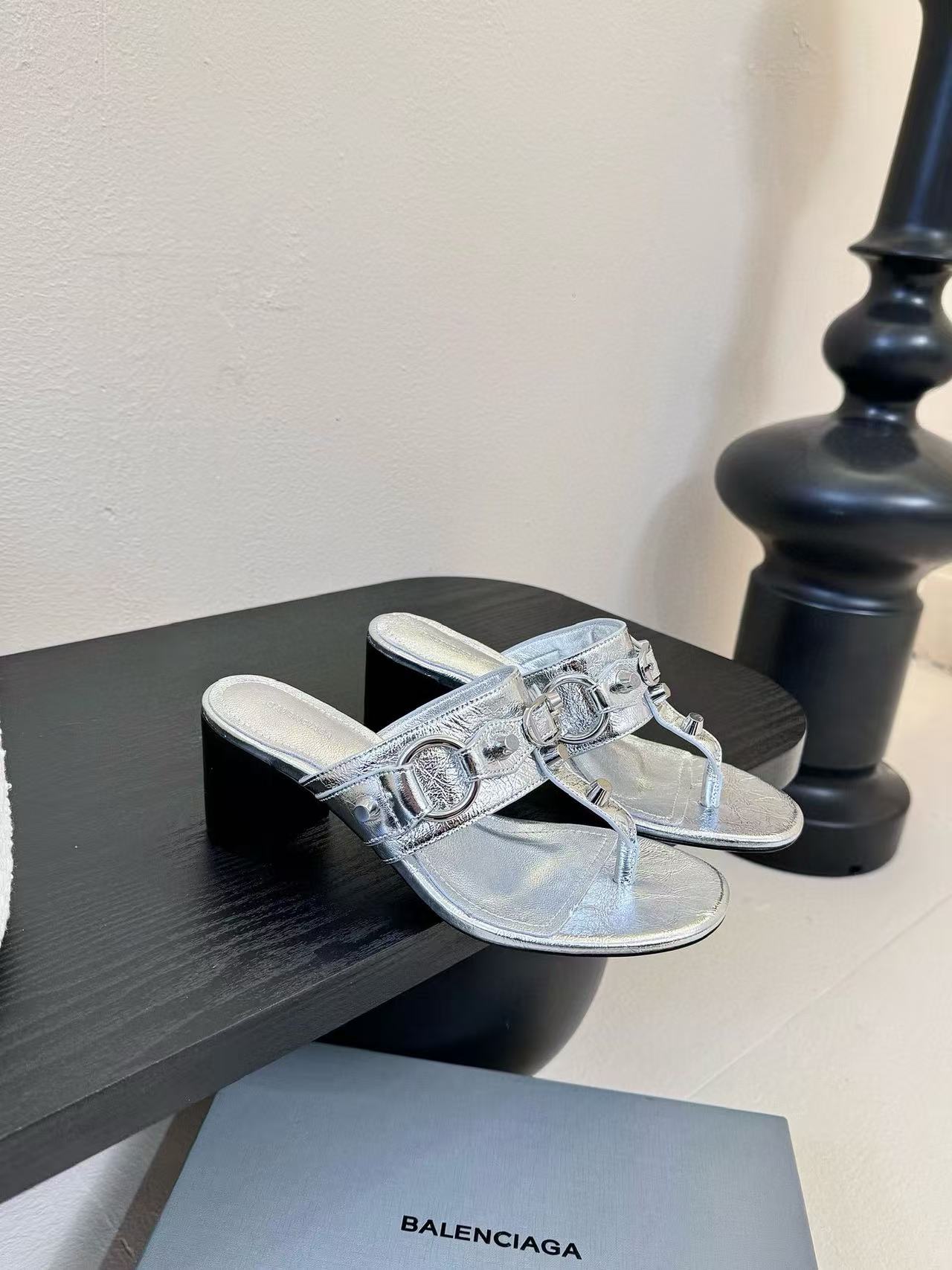 BALENC1AGの高品質ポインテッドハイヒールサンダル【50％割引+送料無料】