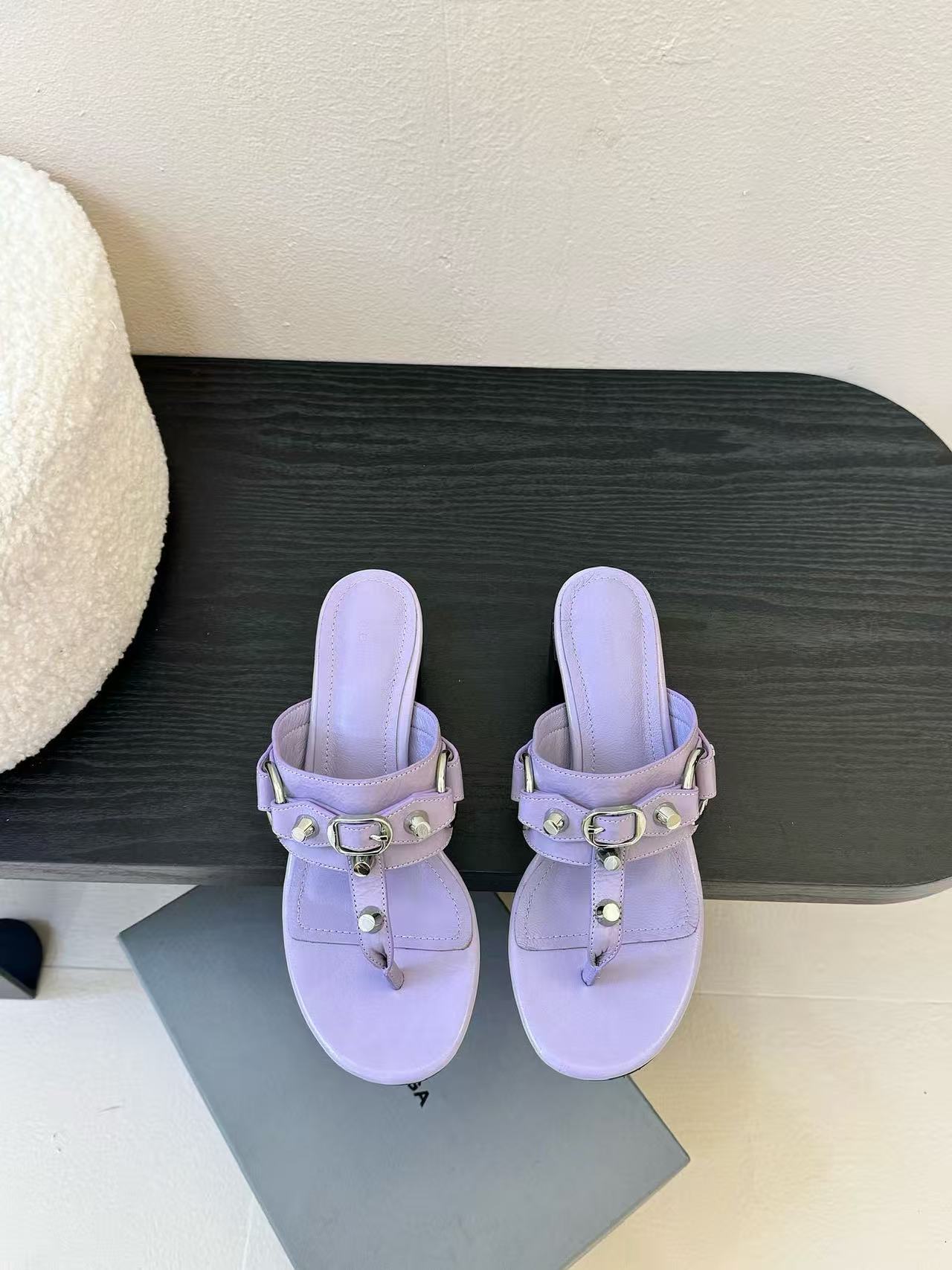 BALENC1AGの高品質ポインテッドハイヒールサンダル【50％割引+送料無料】