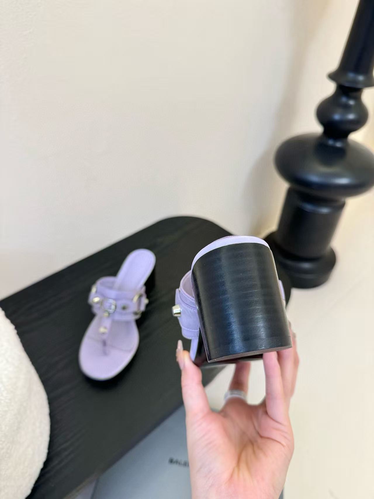 BALENC1AGの高品質ポインテッドハイヒールサンダル【50％割引+送料無料】