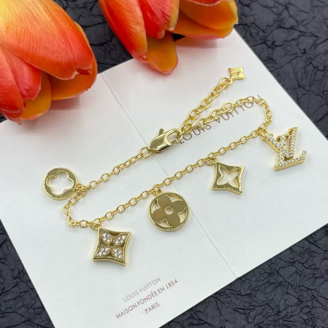 LV四つ葉のクローバーダイヤモンドブレスレット【 50％割引+送料無料】