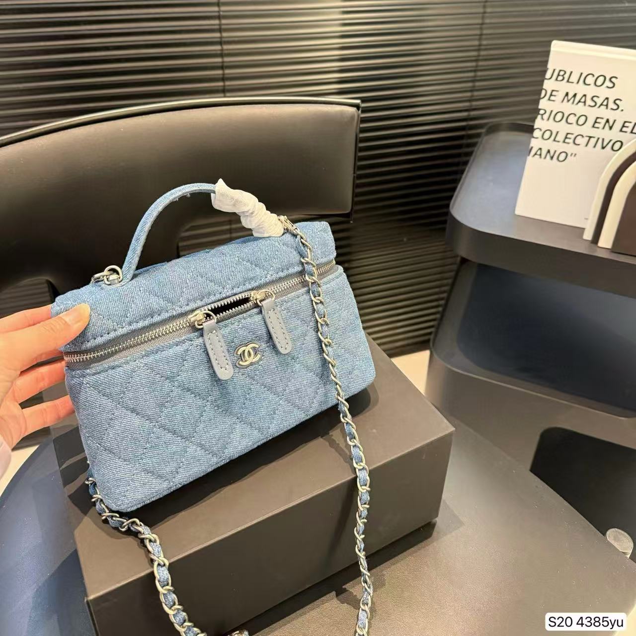 CHANE1 デニムチェーンバッグ【 50％割引+送料無料】