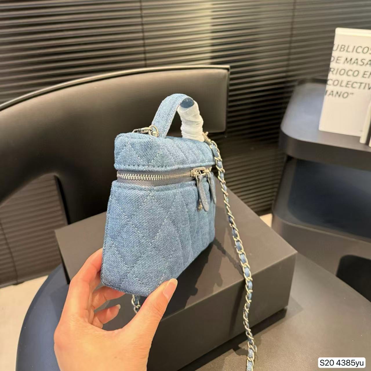 CHANE1 デニムチェーンバッグ【 50％割引+送料無料】