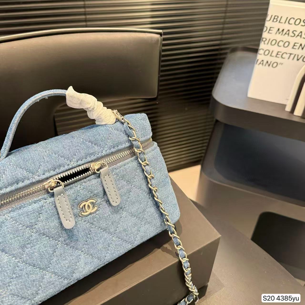 CHANE1 デニムチェーンバッグ【 50％割引+送料無料】