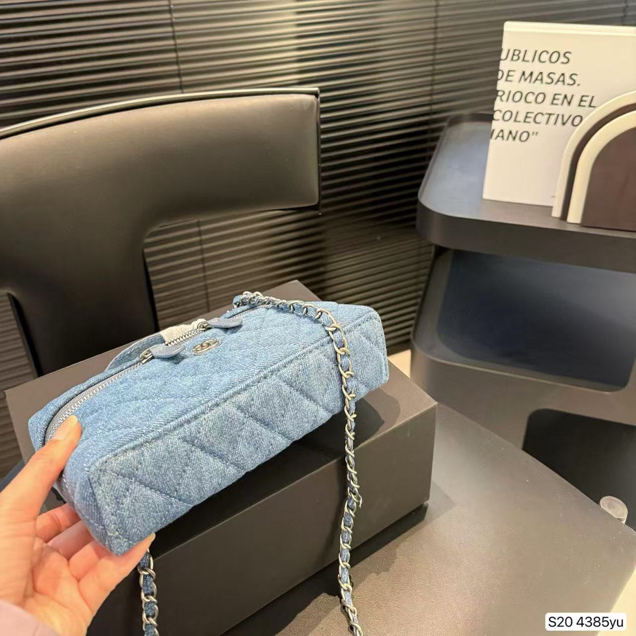 CHANE1 デニムチェーンバッグ【 50％割引+送料無料】