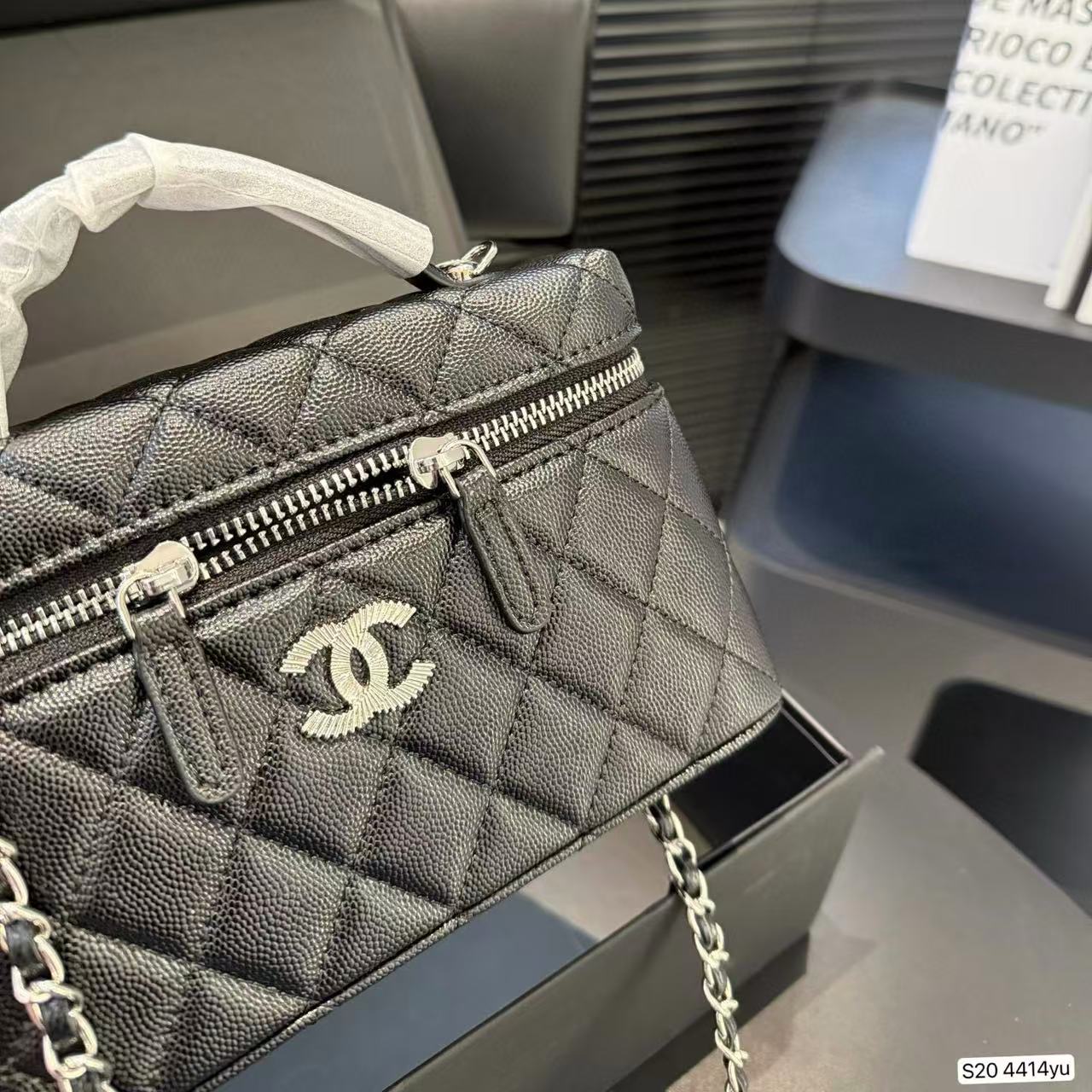 CHANE1 チェーンコスメバッグ【 50％割引+送料無料】