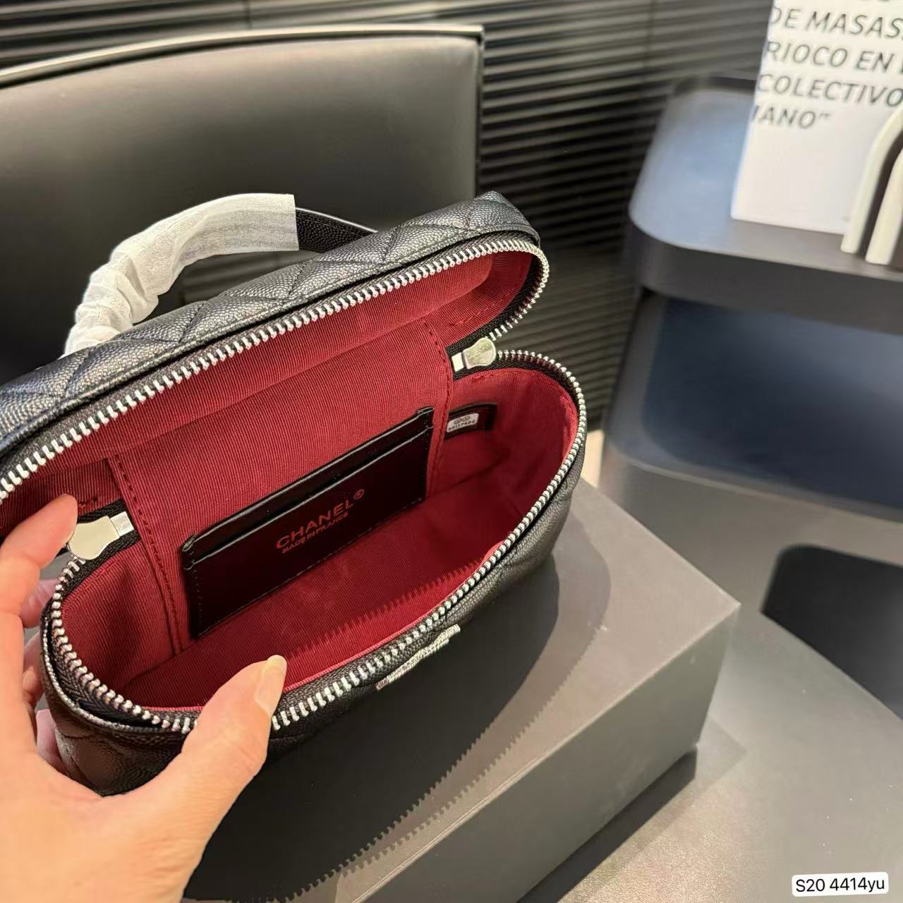 CHANE1 チェーンコスメバッグ【 50％割引+送料無料】