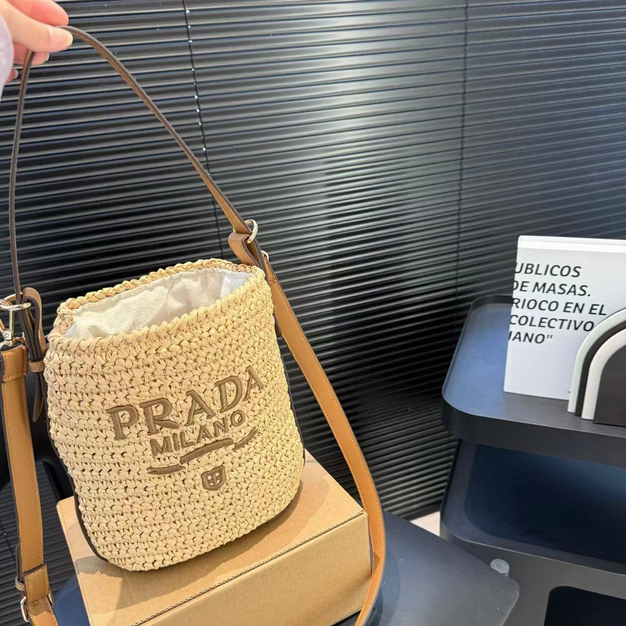 PR4DA 織りバケットバッグ【 50％割引+送料無料】